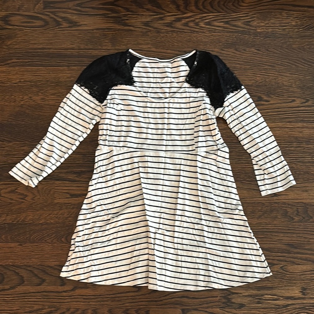 Motherhood Maternity Women’s Striped Black and White Top, size S